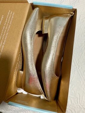LifeStride Gold Metallic Textured Pointed Toe Flats NWB